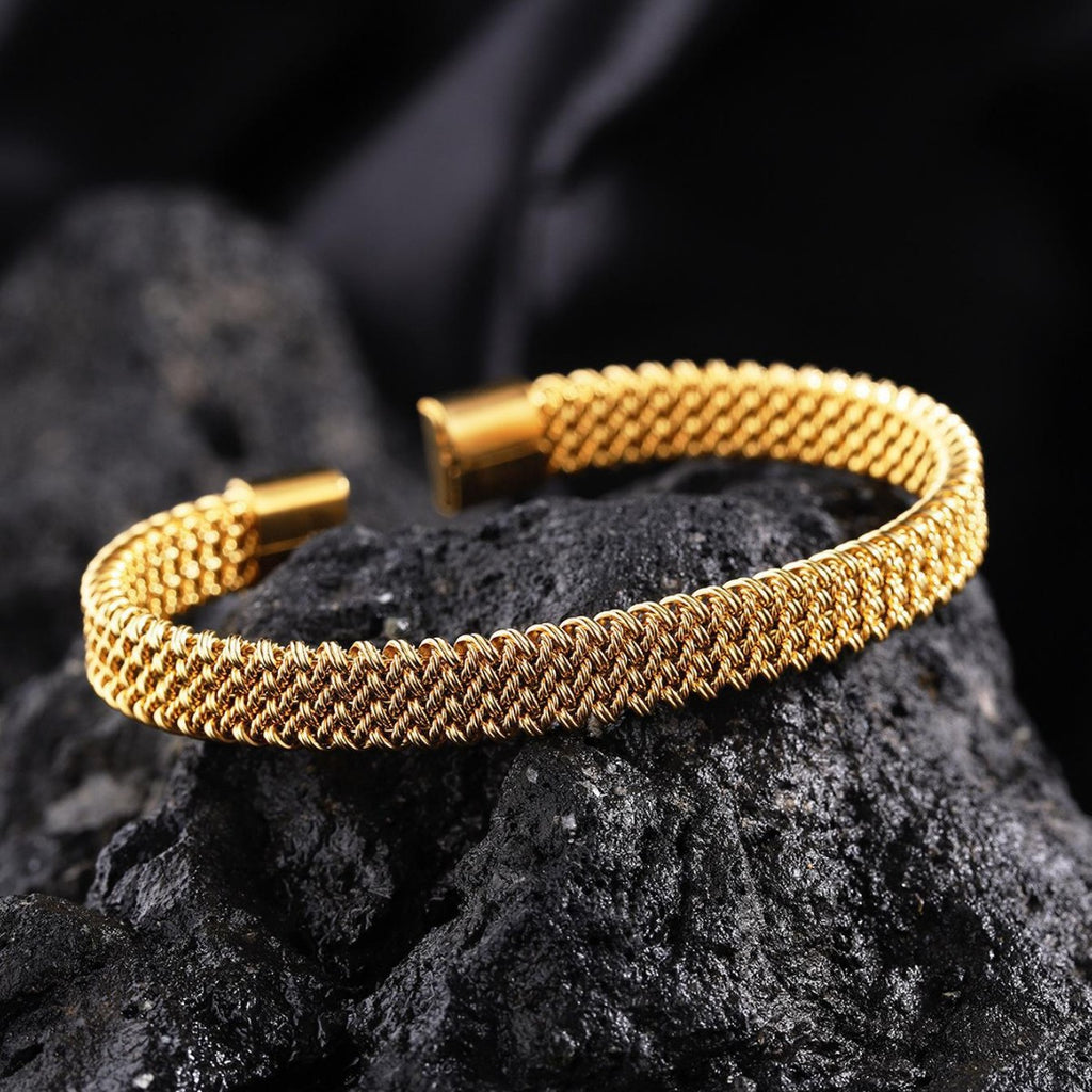 Circular soft titanium steel bracelet