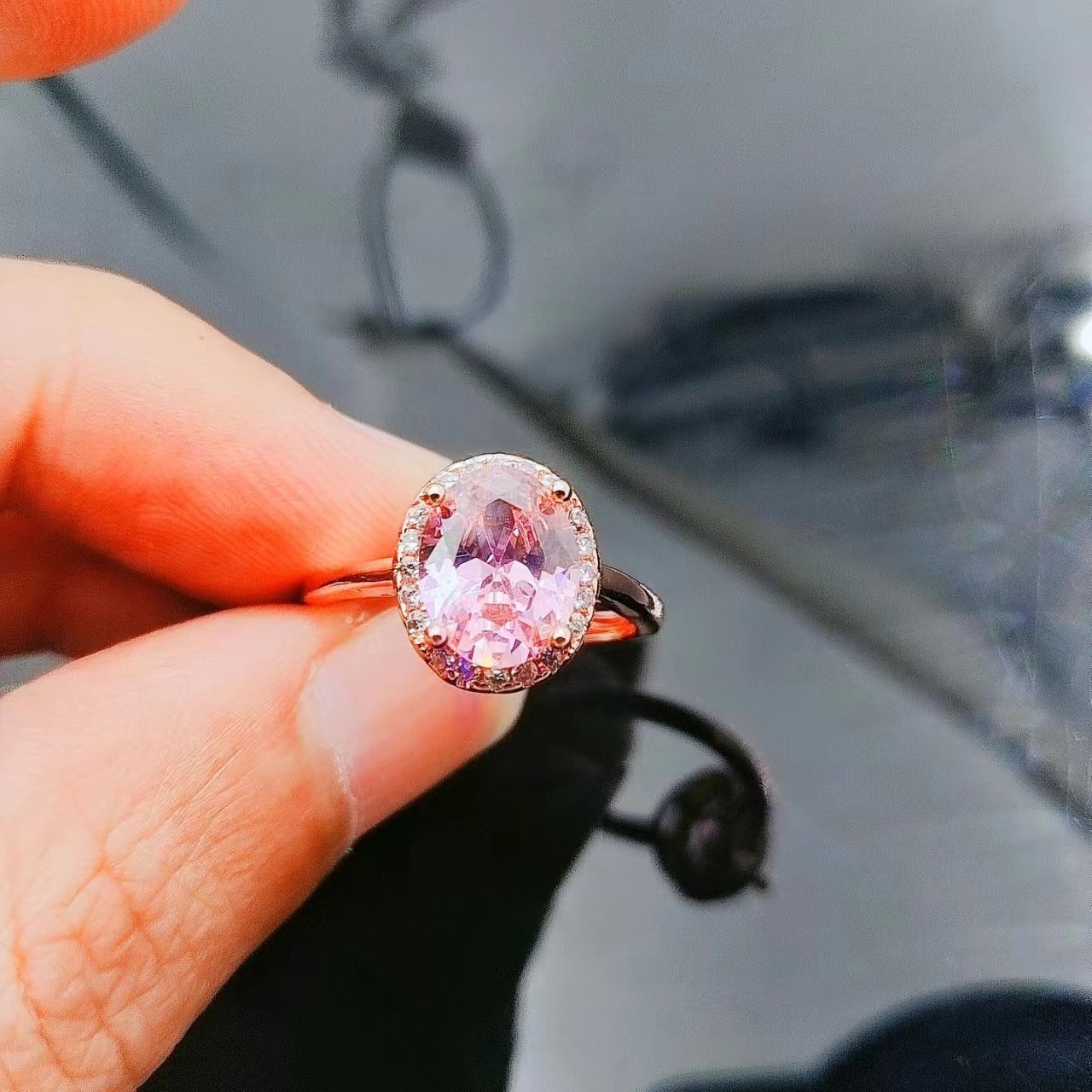 Adjustable Oval Zircon Ring in Rose Gold and Platinum