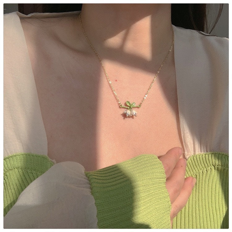 White bellflower flower earrings and bracelets