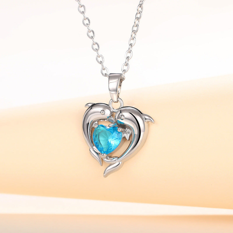 Heart-shaped pendant necklace