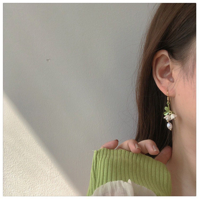 White bellflower flower earrings and bracelets