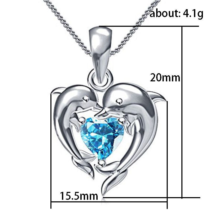 Heart-shaped pendant necklace