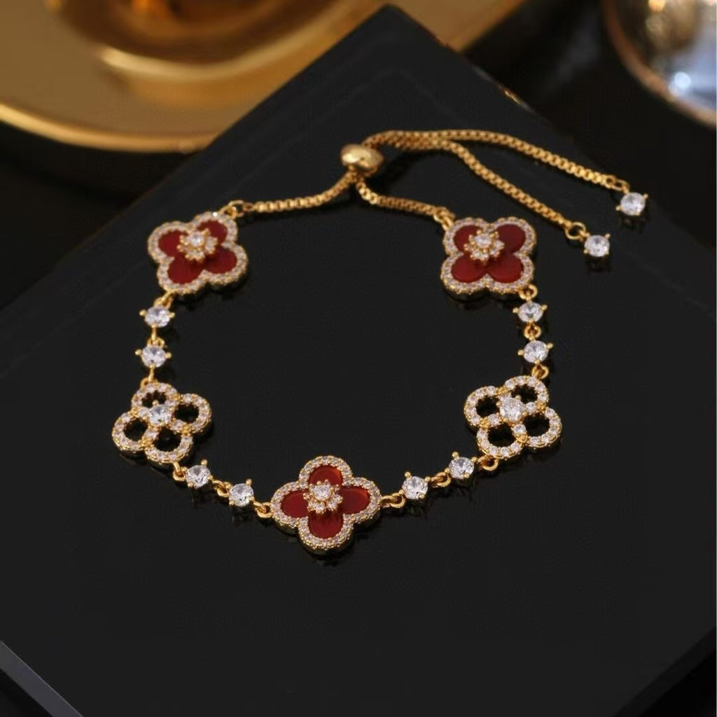 Adjustable Gold-Plated Shell Clover Bracelet