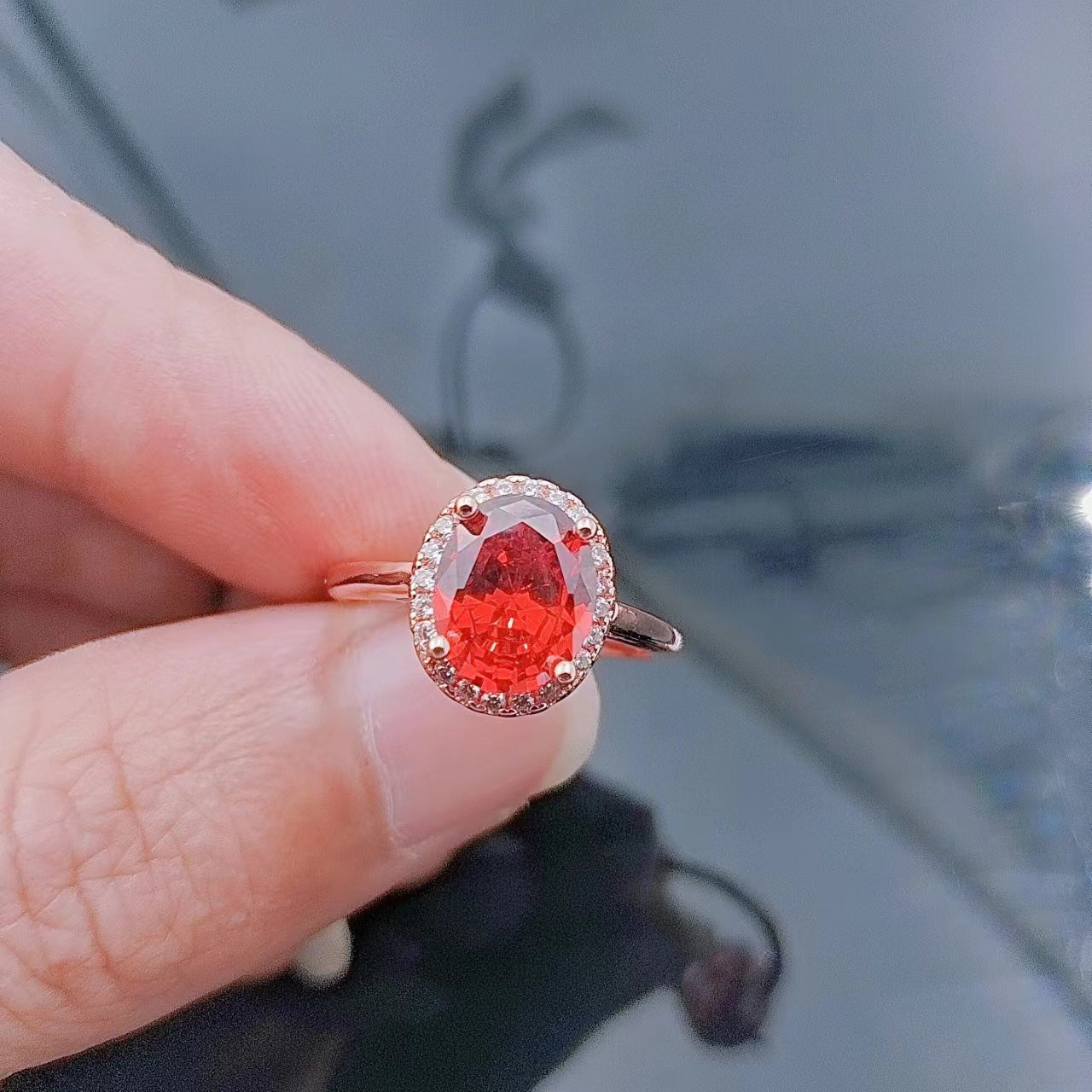 Adjustable Oval Zircon Ring in Rose Gold and Platinum