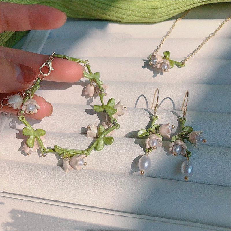 White bellflower flower earrings and bracelets