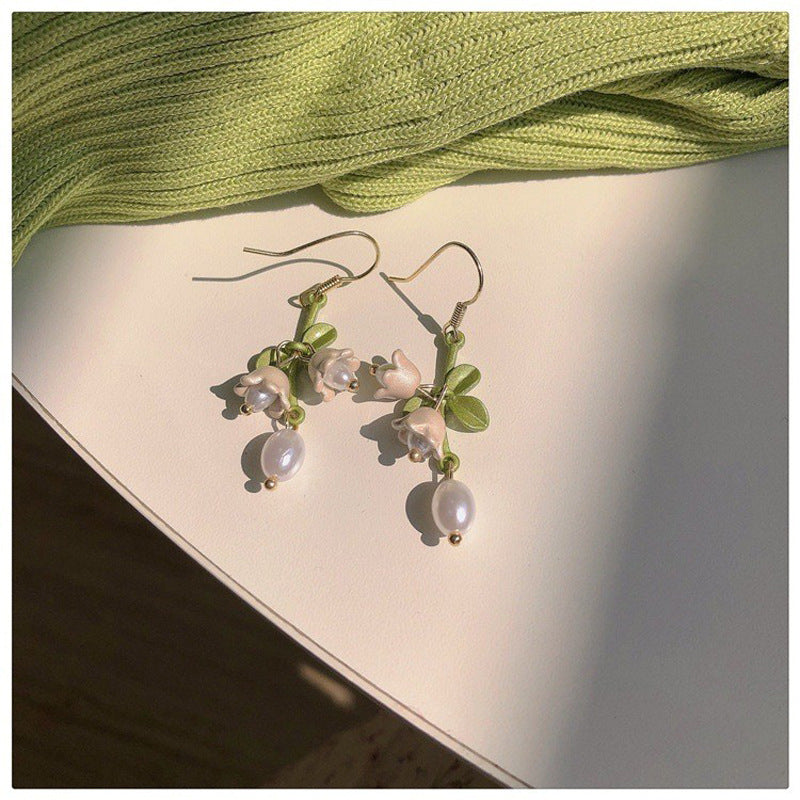 White bellflower flower earrings and bracelets