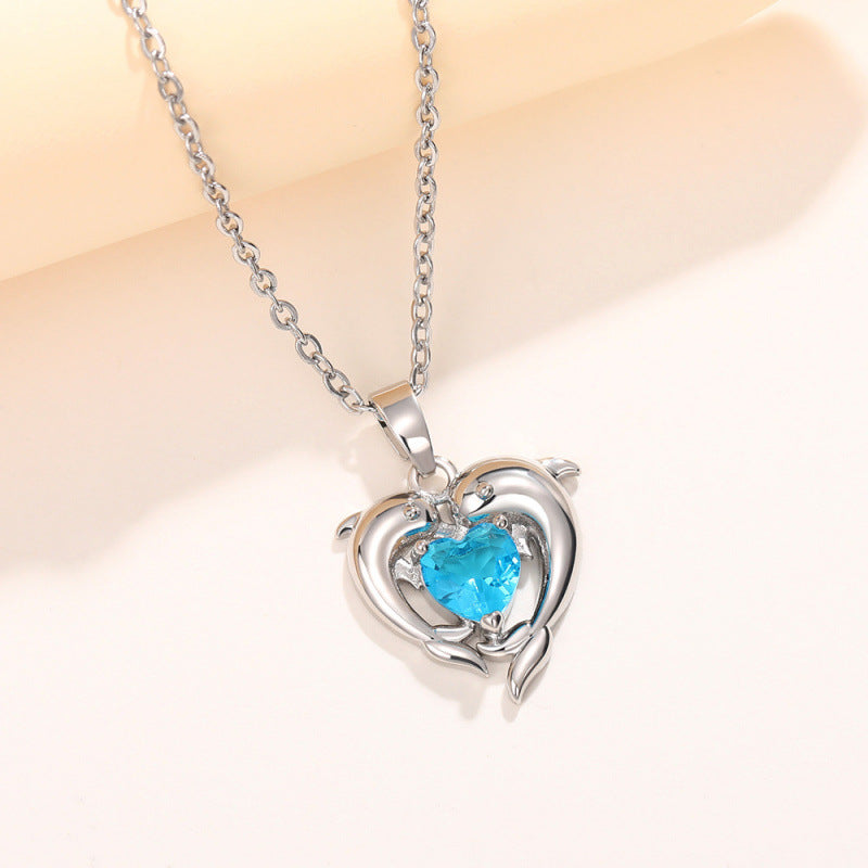 Heart-shaped pendant necklace