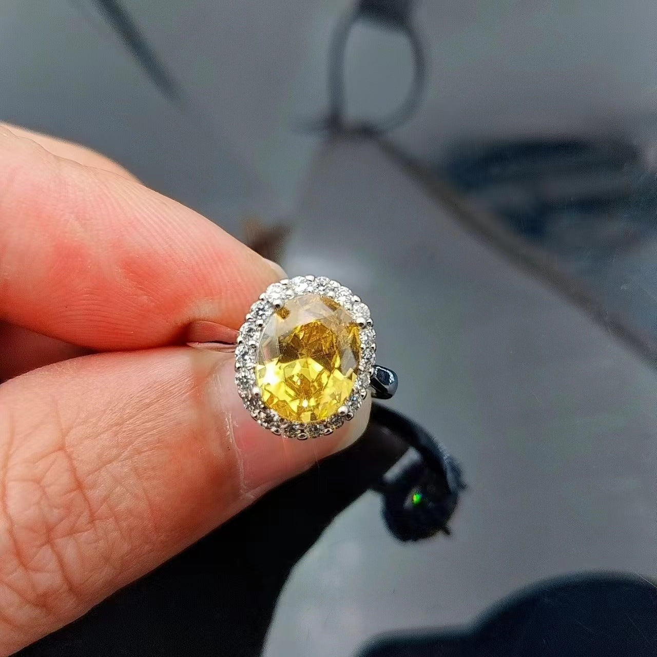 Adjustable Oval Zircon Ring in Rose Gold and Platinum